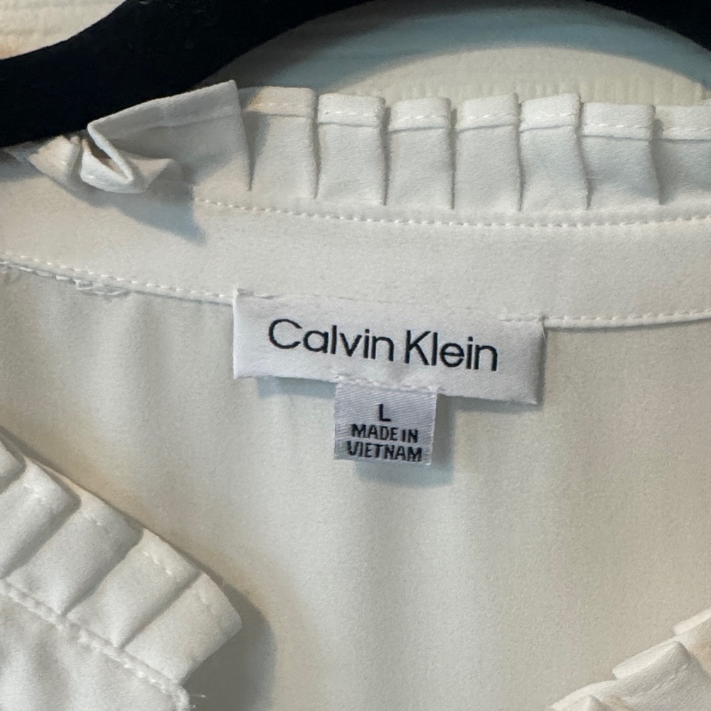 Calvin Klein Women's Cream Pleated Blouse - Picture 2 of 3